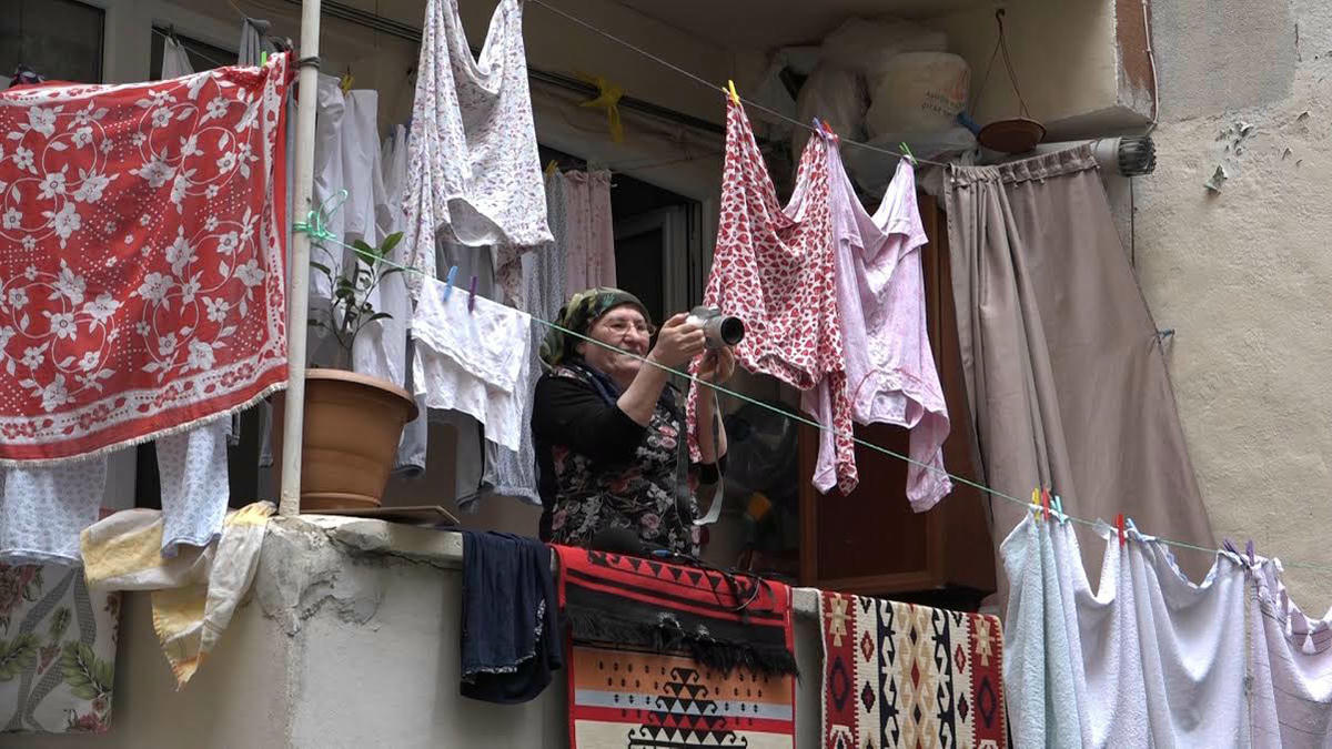 Pandemi günlerinde bir komşuluk ilişkisi: ‘Sepetteki Diyalog’